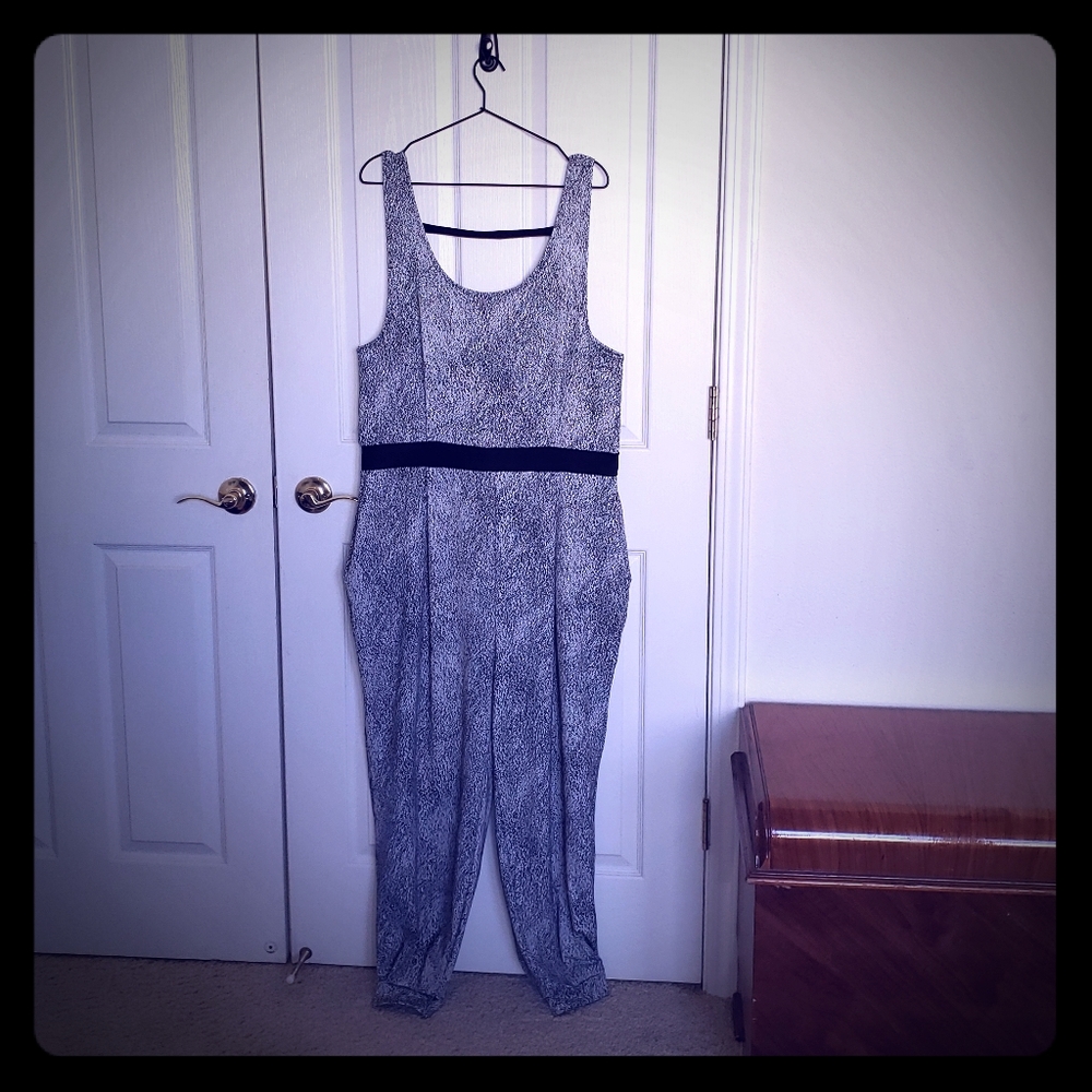 Casual Scoop Romper by Artista Apparel